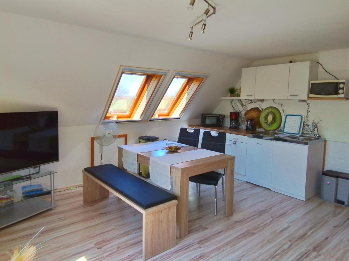 Haus Im Wind Apartment Putbus Exterior foto